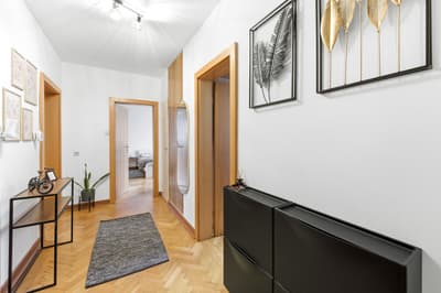 *Reserviert Großzügige 3-Zimmer Wohnung in der Nähe des Stadtzentrums zu verkaufen! — Bild 2