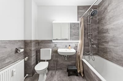 *Reserviert Großzügige 3-Zimmer Wohnung in der Nähe des Stadtzentrums zu verkaufen! — Bild 5