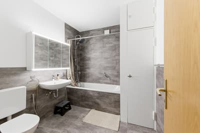 *Reserviert Großzügige 3-Zimmer Wohnung in der Nähe des Stadtzentrums zu verkaufen! — Bild 6