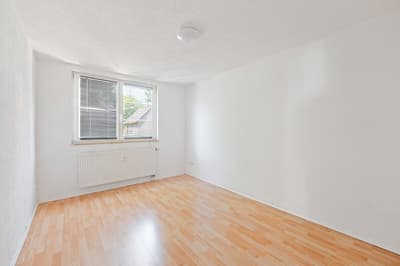 Attraktive 3- Zi. Wohnung mit ca. 5,5% Anfangsrendite in zentraler Lage zu verkaufen ! — Bild 8