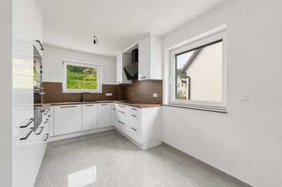 Bezugsfertiger KfW-55 Neubau in ruhiger Lage! Familienhaus mit Garten und viel Platz — Bild 5