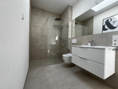 Stylische 2,5-Zimmer Penthouse-Wohnung in erstklassiger Lage zu vermieten! — Bild 8